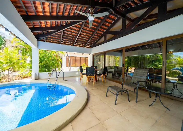 Escondinte De Playa Villa Sardinal (Guanacaste)